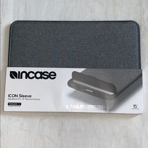 InCase Icon computed sleeve